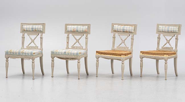 Tämä ristikkoselkäinen ja usein kultakoristeltu tuolityyppi 1800-luvun alkuvuosilta on hyvä esimerkki kahden tyylin risteämästä. Vaaleaksi maalatuissa tuoleissa on jo kaartuvat takajalat, mutta yhä selkeitä muistumia kustavilaisesta tyylistä. Välillä tuolien tyyliä kutsutaan varhaisempireksi, välillä myöhäiskustavilaiseksi. Kuva: Bukowskis