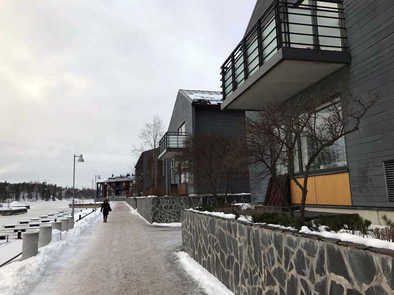 Rivitaloja Helsingin Herttoniemenrannassa