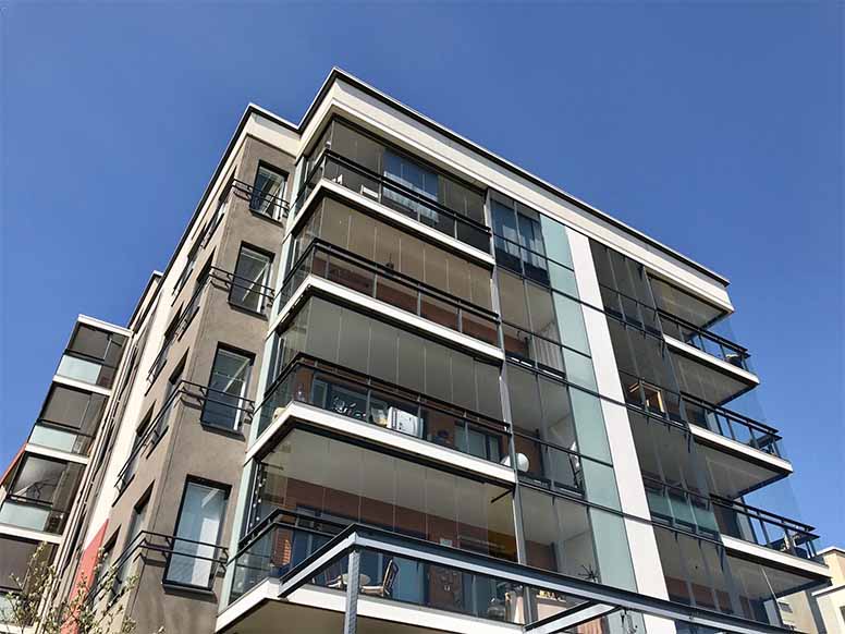 Uusi kerrostalo Arabianrannassa Helsingissä