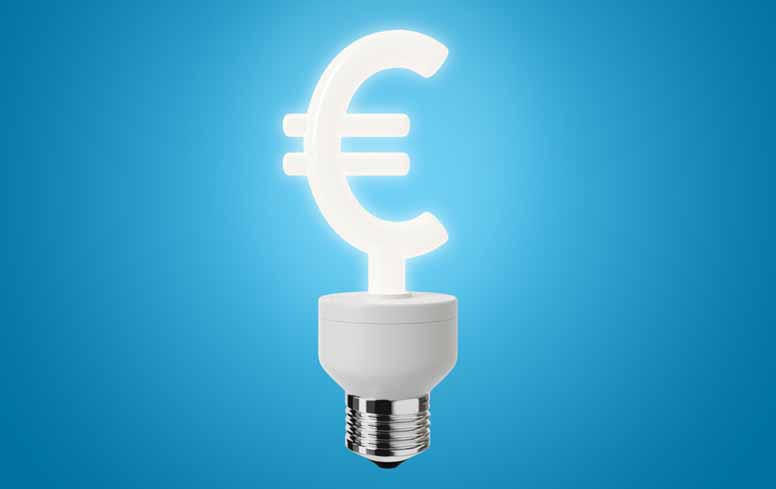 Eurosymboli ja enegiansäästölamppu