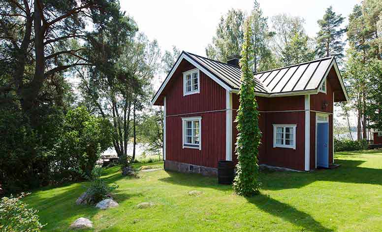 Kesämökki, puutarha ja ranta