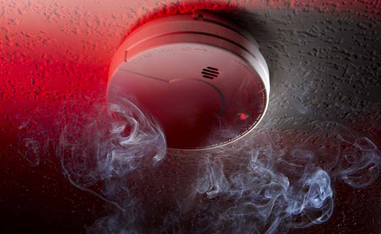 Palovaroitin ja savua