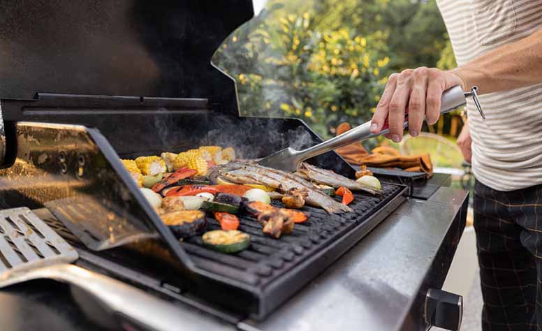 Rasvapalo vaanii laiskaa grillaajaa – grilli pitää putsata jokaisen käyttökerran jälkeen