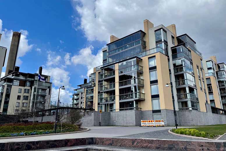 Kerrostalo Helsingin Kaivopuistossa