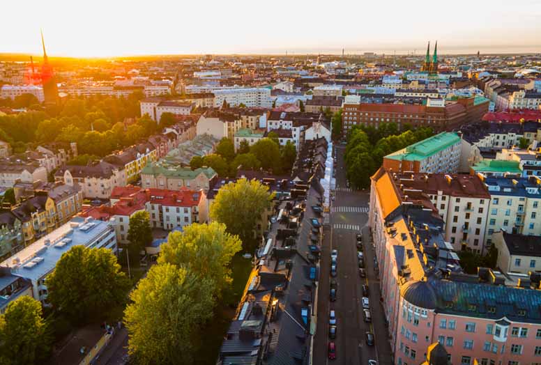 Panoraamakuva kesäisestä Helsingistä