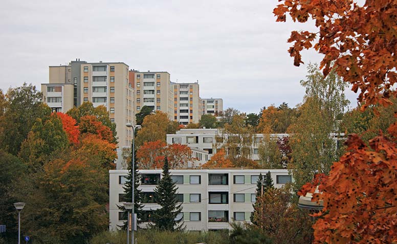 Kerrostalo Espoossa, syksy