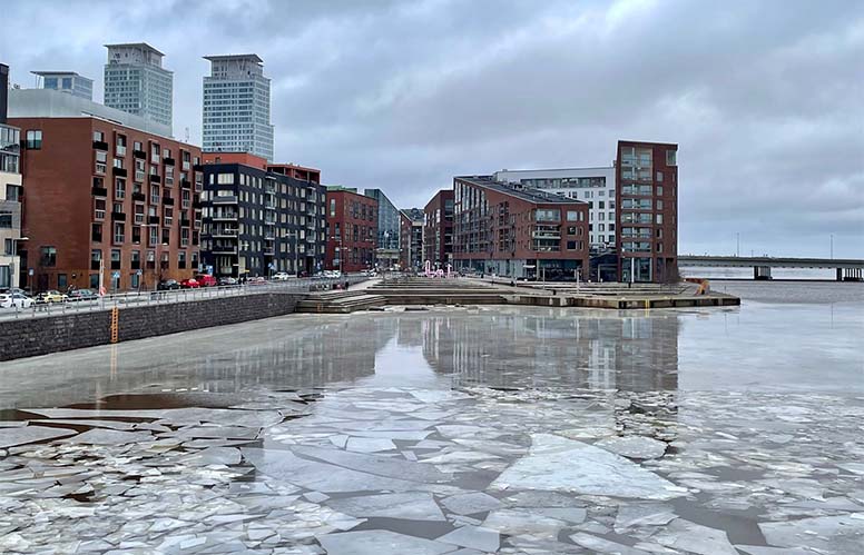 Kerrostaloja Helsingin Kalsatamassa tammikuussa 2025.