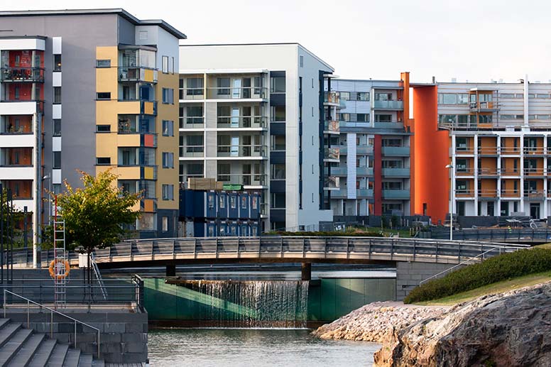 Helsinki, kerrostalot, puu, silta