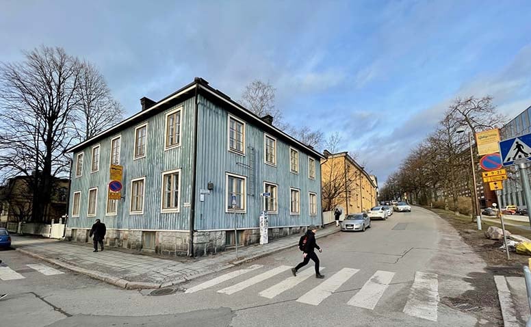 Sininen ja keltainen talo Vallilassa ja Helsingissä