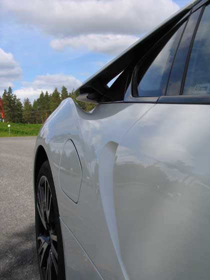 BMW i8:n korin muotoilussa on mielenkiintoisia yksityiskohtia.