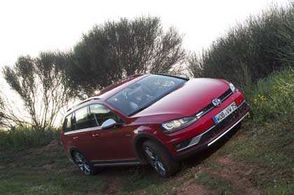 Golf Alltrack selviää hankalistakin paikoista.