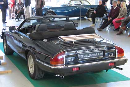 Jaguar XJS V12 Westminster Blue –värisenä. 