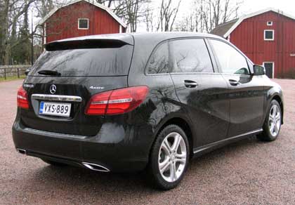 Mercedes-Benz B-sarja on saanut uudelleen muotoillun takapuskurin.