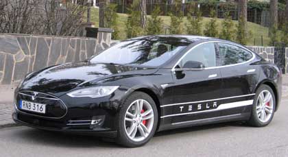 Tesla S P85D Dual Performancessa on halvan näköinen keulamaski.