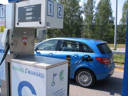 Kaasuauton tankkaus
