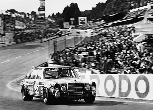 Yksi AMG:n alkuaikojen kohokohtia oli, kun sen virittämä hurja 420-hevosvoimainen Mercedes-Benz 300 SEL 6,3, jossa kone oli porattu 6,8-litraiseksi, sijoittui vuonna 1971 Span legendaarisessa 24 tunnin ajossa toiseksi ja voitti luokkansa. Auto on sittemmin nähty muun muassa Mercedes-AMG GT:n esittelyssä Affalterbachissa 2014, jolloin AMG:n perustajatkin olivat paikalla. 
