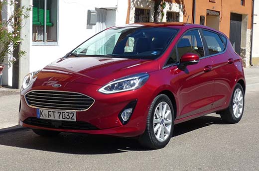Parhaiten tunnetaan Fordin vaakarivoitettu etusäleikkö.