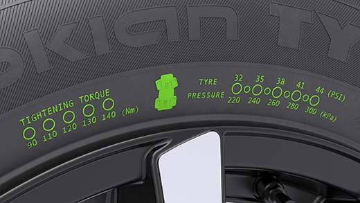 Nokian Hakkapeliitta 9:n infoalueelle voi merkitä rengaspaineen, renkaan paikan autossa sekä kevytmetallivanteiden pulttien kiristysmomentin.