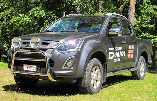 Isuzu D-MAXin uusi ilme sisältää ilmeeltään aggressiivisen etumaskin, uudet ajovalot integroituine päiväajovaloineen sekä aiempaa isommat 18 tuuman kevytmetallivanteet. Myös takaluukku on uusi. 