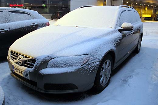 Talvi koettelee autoa. Akun pitää olla kunnossa, nesteiden pitää pakkasen kestäviä ja niin tiivisteiden kuin lukkojen olla valmiita vastaanottamaan pakkaset.