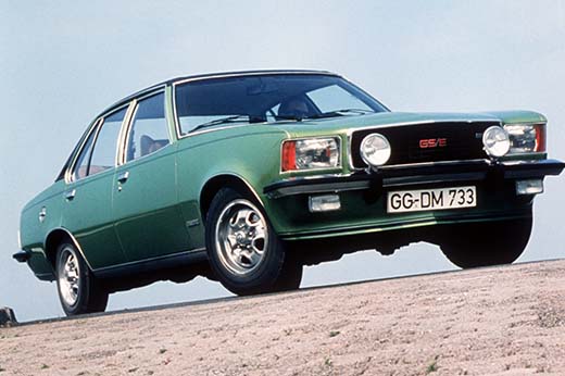 Opel Commodore GS oli 1970-luvulla samanlainen dynaamisen oloinen iso Opel kuin Insignia Grand Sport nyt. Kuvassa GS/E-versio vuodelta 1972. 