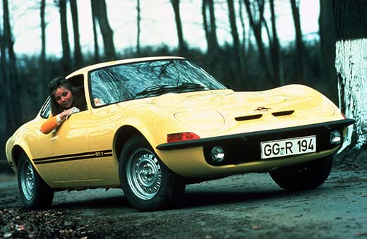Opel GT oli aikansa kauneimpia autoja ja melkoinen yllätysveto saksalaisvalmistajalta. Suomessa muun muassa pop-laulaja Johnny esiintyi kuvissa Opel GT:n kanssa. 