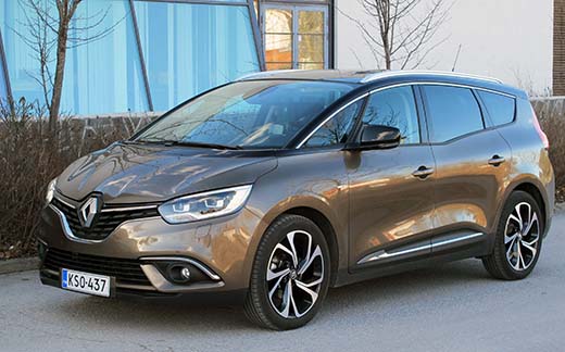 Neljännen sukupolven Scenic on tyylikäs auto ja varsinkin pitkä Grand Scenic solakan näköinen ajokki. Takatilojen mataluus sotii tila-auton ajatusta vastaan ja Scenic onkin nykyään jonkinlainen crossover. 