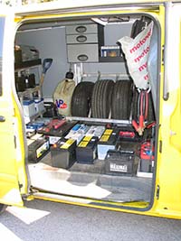 Autoliiton assistance-autoissa on varapyöriäkin mukana.