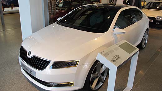 Tulevaisuus on jo täällä: Škodan nykymalleissa on jo nähtävissä paljon vuonna 2011 tehdyn Vision D –prototyypin piirteitä. 