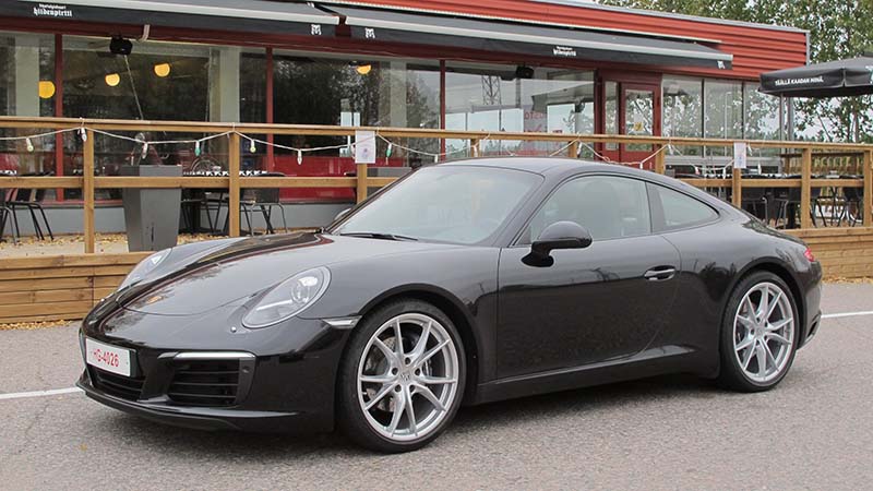 Porsche 911 on edelleen aito urheiluauto