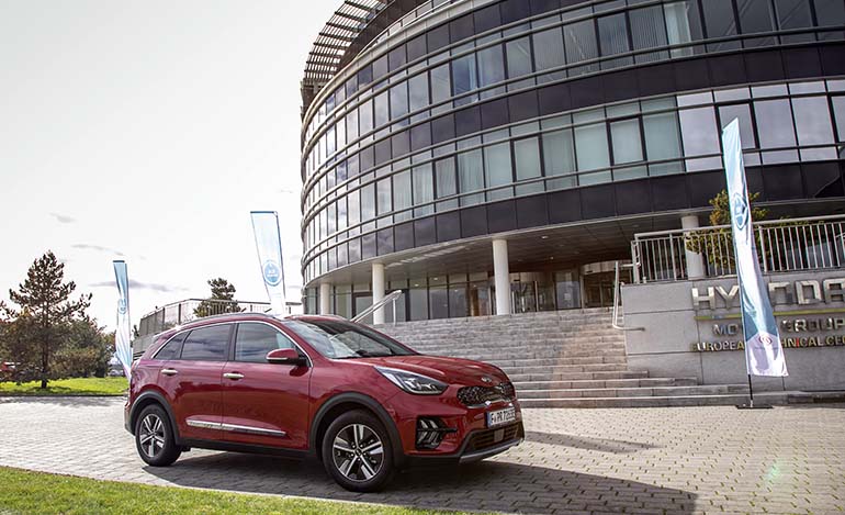 Eteläkorealaisen Hyundai Motor Groupin Euroopan tekninen keskus sijaitsee Opelin saksalaisessa kotikaupungissa Rüsselsheimissa.