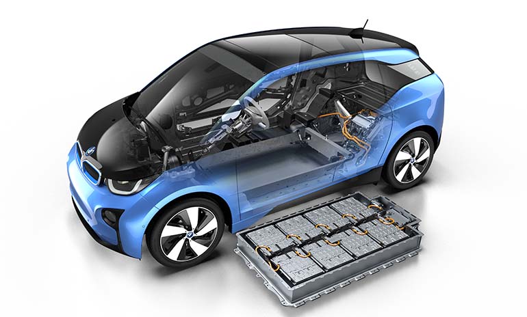 BMW myy yksittäisiä akkumoduuleja. BMW i3 täyssähköautossa niitä on kahdeksan kappaletta. Kuva on 94 ampeeritunnin versiosta, jonka kapasiteetti on 33,2 kWh.