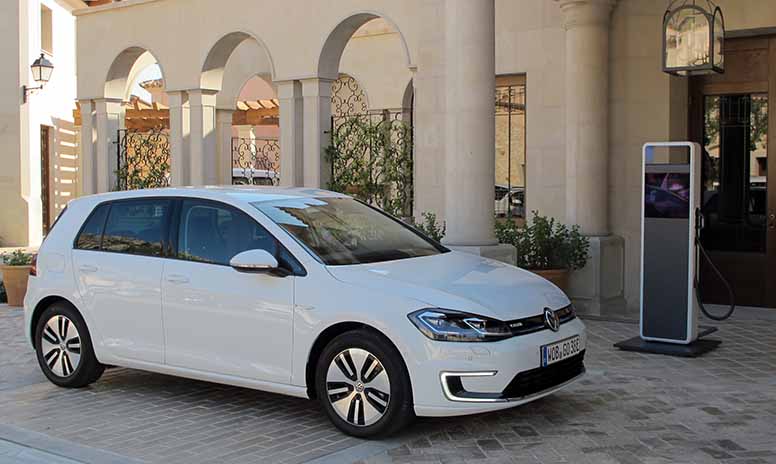 Volkswagen e-Golf oli ajossa Mallorcalla keväällä 2017. Sähköautoksi se on kaikin puolin mainio ajokki, mutta toimintasäde on liian rajoitettu maantieajoon pitkien välimatkojen Suomessa ja kaupunkiautoksi e-Golf oli uutena kallis. 