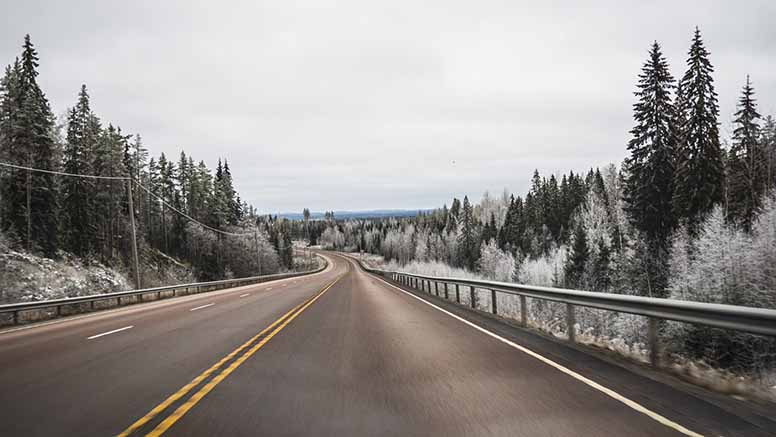 Autoilija, ennakoi musta jää – sillat ja rampit erityisen vaarallisia