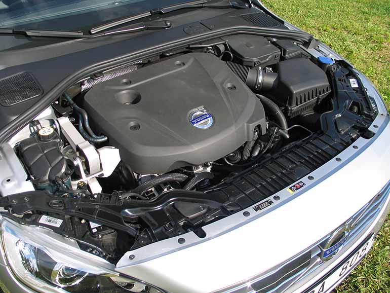 Volvon Ruotsissa kehitetty, loppuvuodesta 2013 esitelty D4-dieselmoottori on käyttöominaisuuksiltaan erinomainen voimanlähde: se on sekä tehokas että taloudellinen ja oli aikansa mittapuulla vähäpäästöinenkin. D4-diesel siivitti Volvon kilpailukykyä pitkin 2010-lukua.
