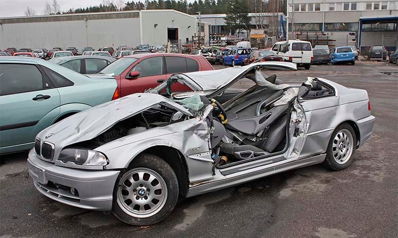 Kolaroitu BMW