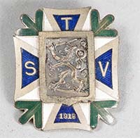 Suomen tasavallan Vartio-osaston veteraanimerkki vuodelta 1918 myytiin Helanderilla runsaalla 1 500 eurolla.