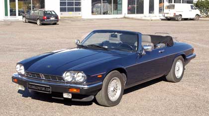 Jaguar XJS V12 myydään huutokaupassa Turussa toukokuussa.