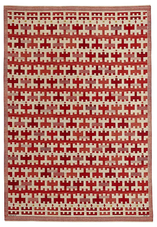 Ann-Mari Forsbergin suunnittelema matto vuodelta 1944 (signeeraus AB MMF AMF) ja kooltaan 355 x 245 cm oli Stockholms Auktionsverkin huutokaupan kalleimpia. Se maksoi huutomaksuineen noin 28 000 euroa. Sen voisi hyvin kuvitella löytyvän vaikkapa jonkun suomalaisen maatalon tuvasta. Nykyisin sellaisen löytää todennäköisemmin tukholmalaisesta designkodista. Kuva: Stockholms Auktionsverk