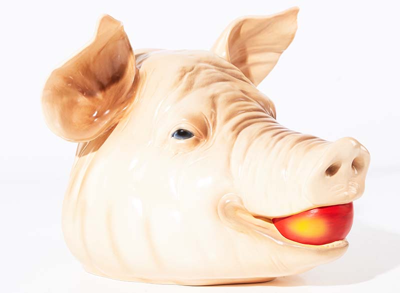 Jouluantiikkia lautasista porsaan päähän – esineitä saa edullisemmin tammikuussa