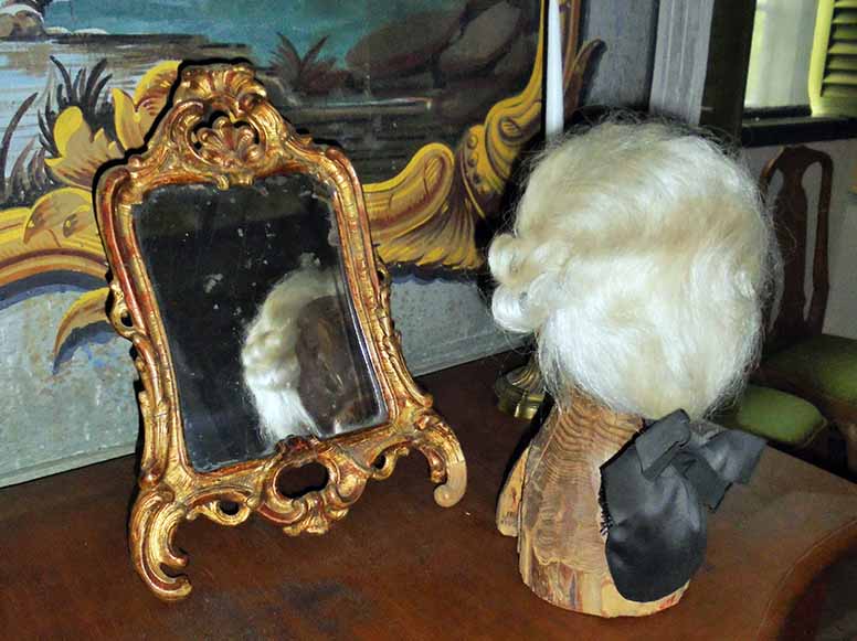 Menneisyyden peilit kiehtovat – peili on arvokkain alkuperäisenä