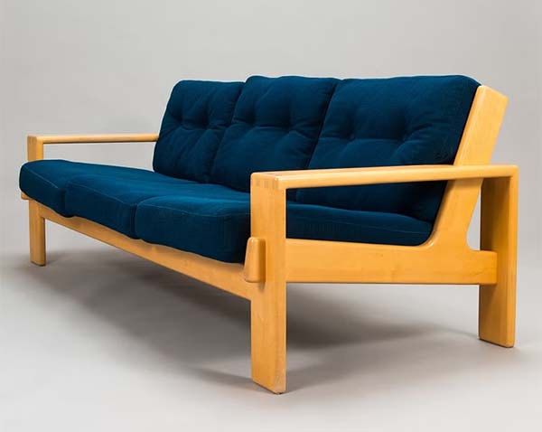 Esko Pajamiehen 1970-luvulla Askolle suunnittelema Bonanza-sohva. Kuva: Bukowskis