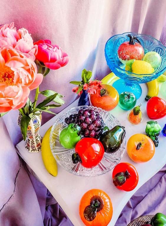 V&auml;rikk&auml;it&auml; lasihedelemi&auml;. Kuva: Sanne Salviander, Sesanne Oy