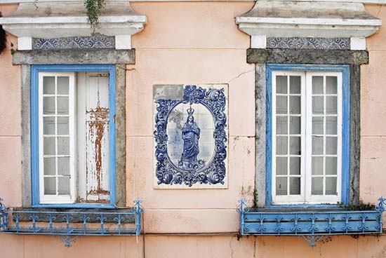 Nykyisen sopimuksen mukaan Suomi saa verottaa pääsääntöisesti vain julkisesta palveluksesta saatua eläkettä, jos se maksetaan Portugalissa asuvalle henkilölle. Kuva iStockphoto