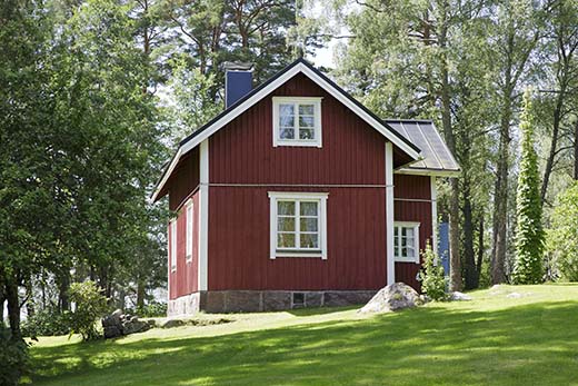 Vilkkaimmillaan kauppa on juhannuksen seudulla. Maltillinen ostaja voi vielä loppukesälläkin tehdä löytöjä. Kuva Patrik Lindström
