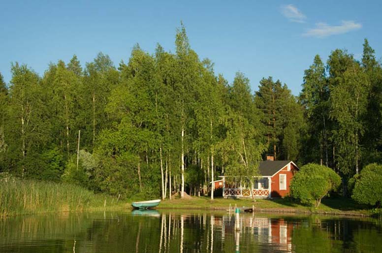 Kesämökki ja vene