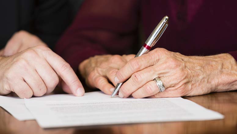 Perintö, testamentti ja allekirjoitus