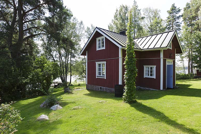 Punainen kesämökki jaranta