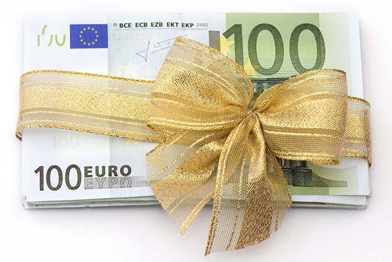 Lahjaksi 100 euron seteleitä