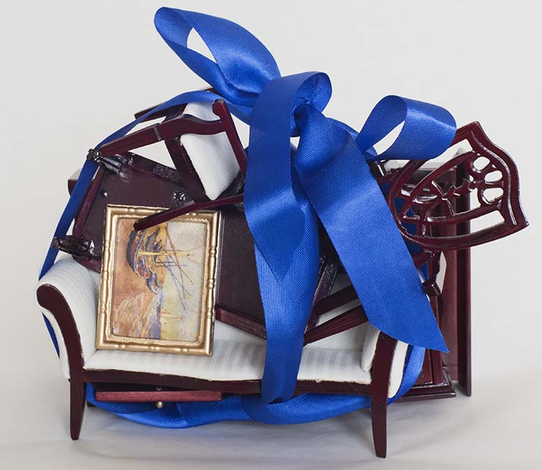 Suomen Minimaailma nukkekodin kalusteet